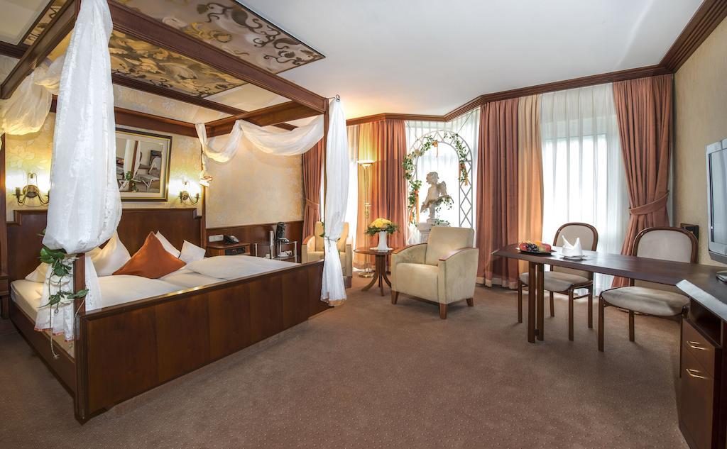 Parkhotel ชตัดท์อัลเลนดอร์ฟ ภายนอก รูปภาพ